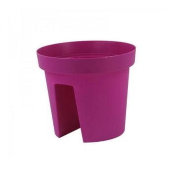 Saddle Plastic Pots